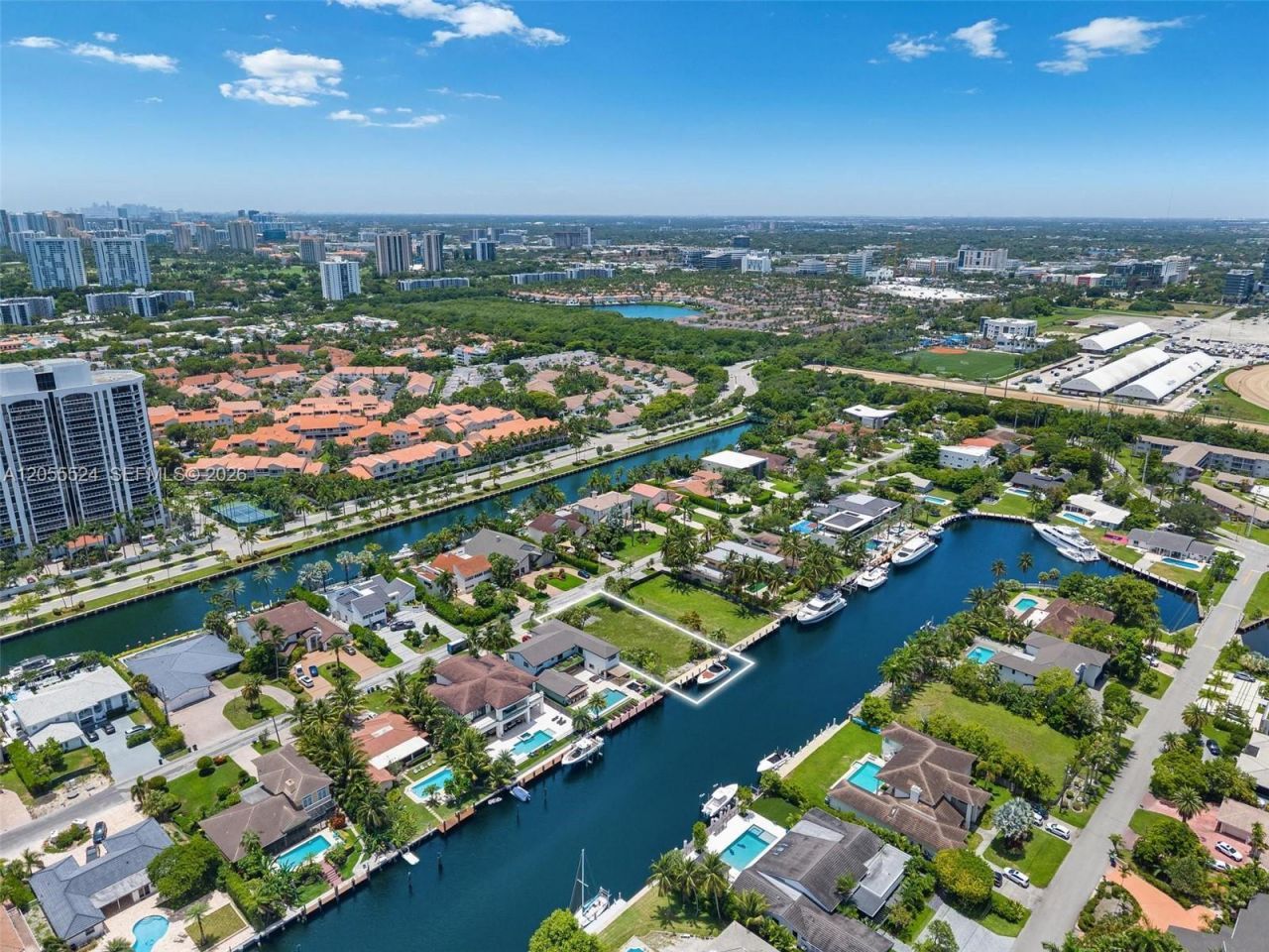 460 Holiday Dr , Hallandale Beach, FL 33009 Photo