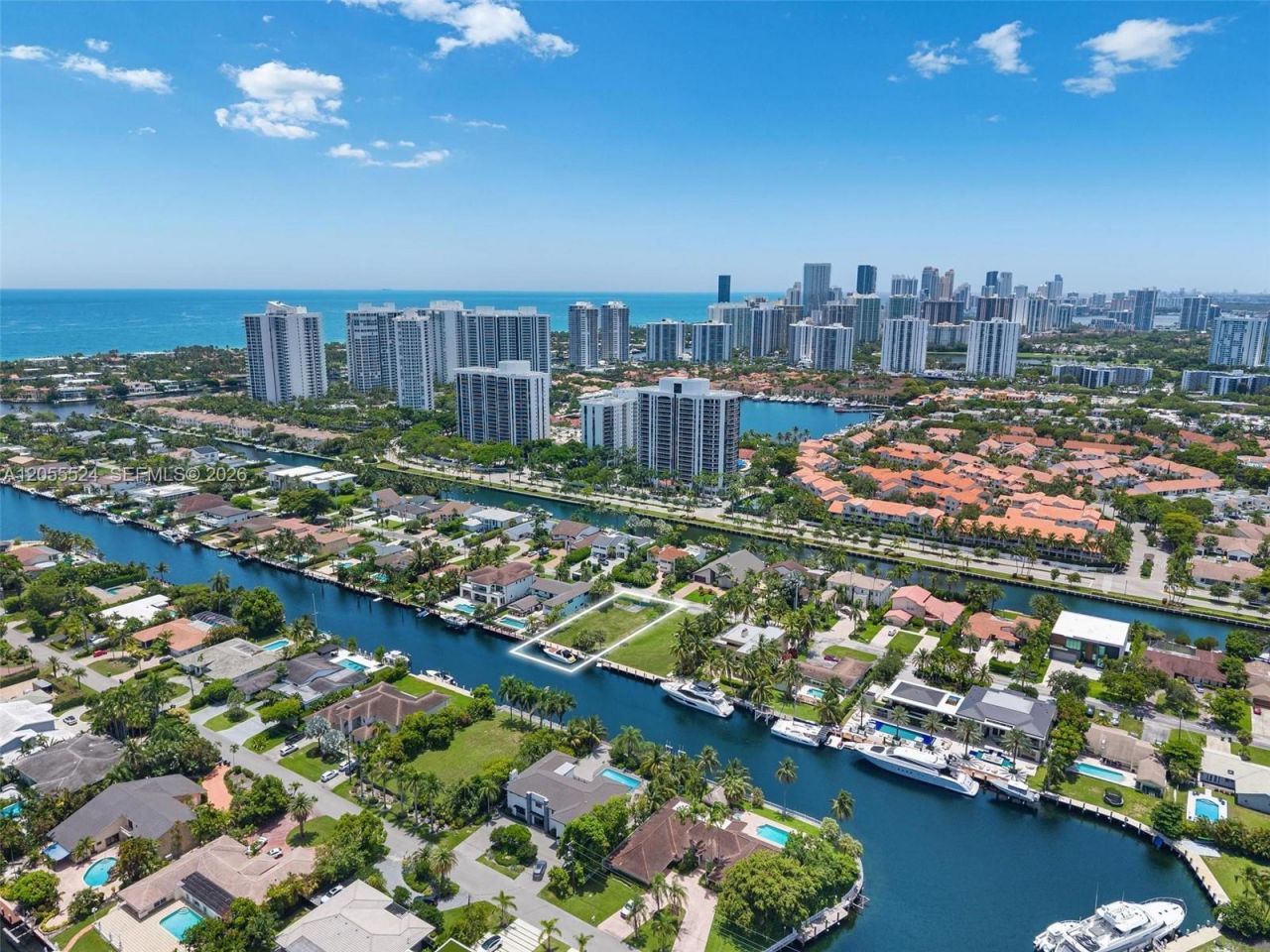 460 Holiday Dr , Hallandale Beach, FL 33009 Photo