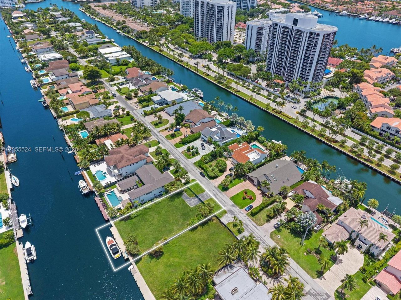 460 Holiday Dr , Hallandale Beach, FL 33009 Photo