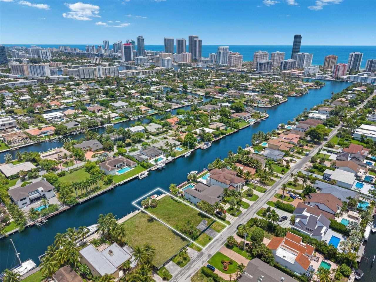 460 Holiday Dr , Hallandale Beach, FL 33009 Photo