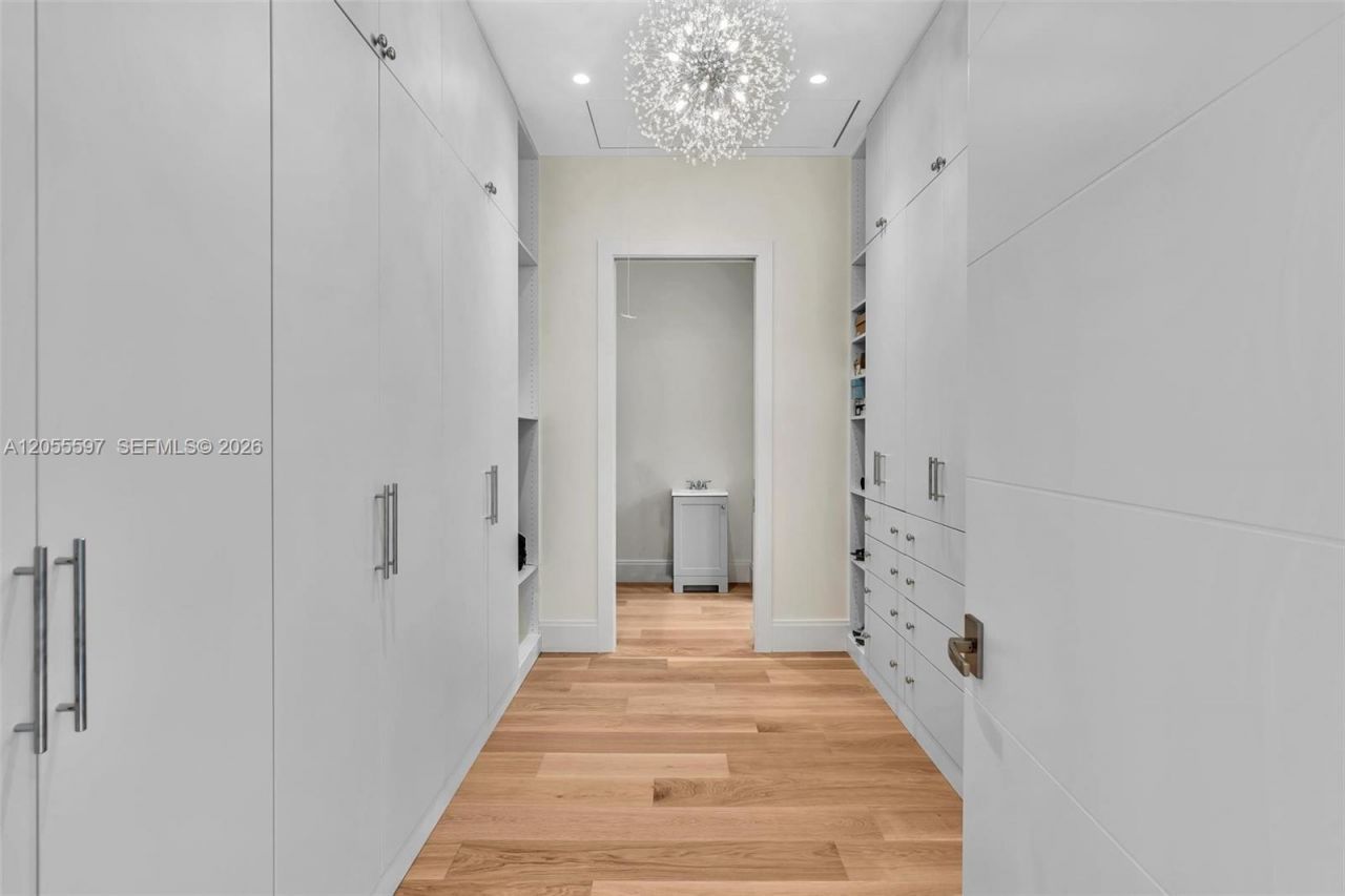 13045 Coronado Ter, North Miami, FL 33181 Photo