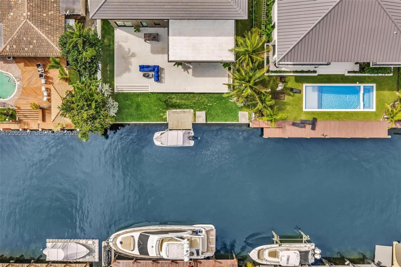 13045 Coronado Ter, North Miami, FL 33181 Photo