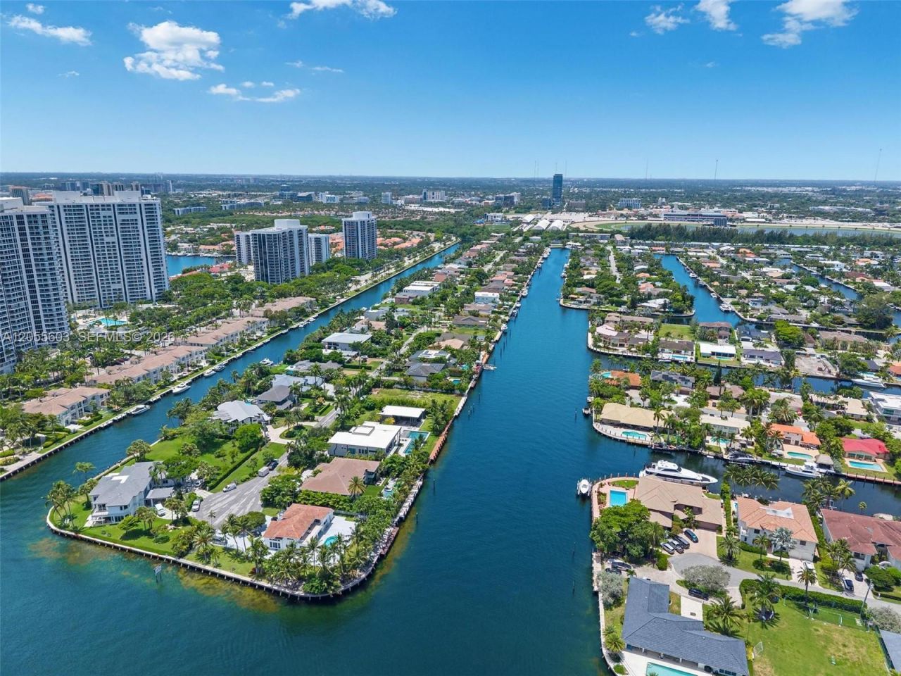 460 Holiday Dr , Hallandale Beach, FL 33009 Photo