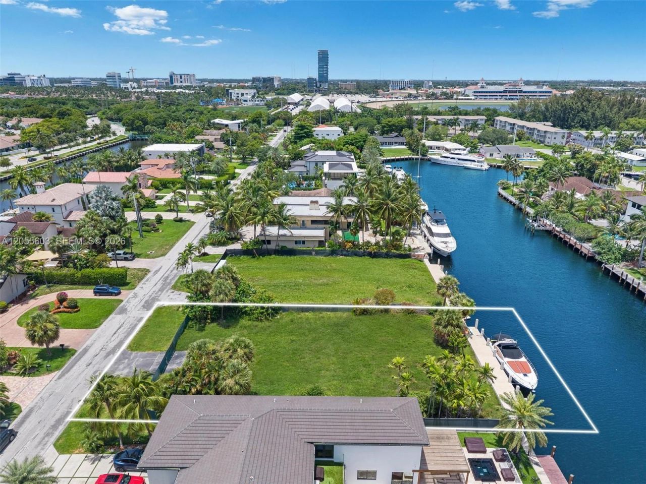 460 Holiday Dr , Hallandale Beach, FL 33009 Photo