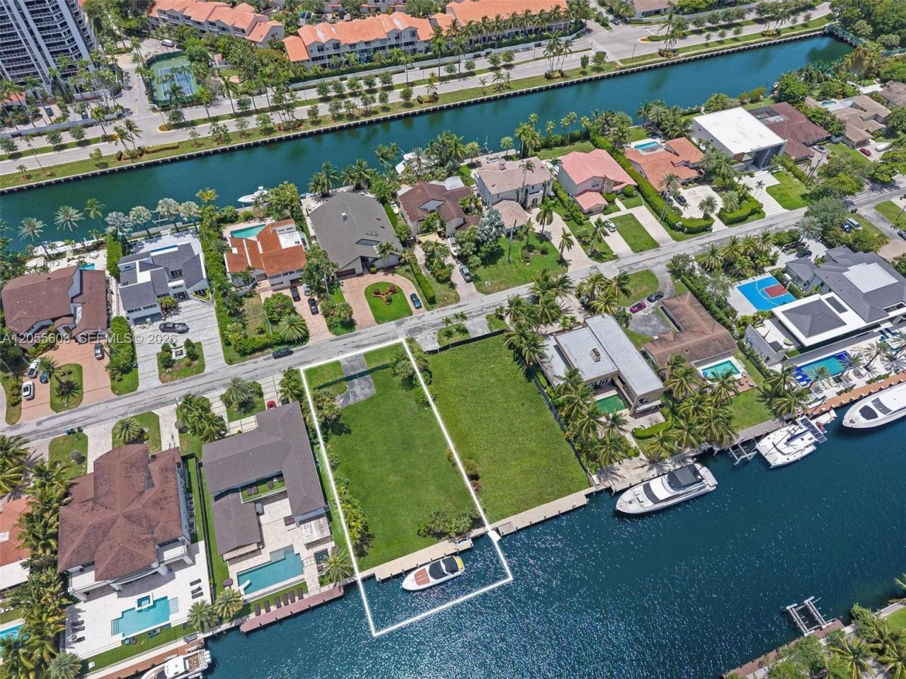 460 Holiday Dr , Hallandale Beach, FL 33009 Photo