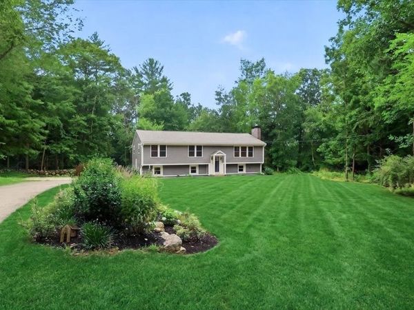 4 Pleasant St, Norwell, MA 02061