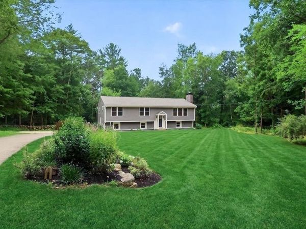 4 Pleasant St, Norwell, MA 02061