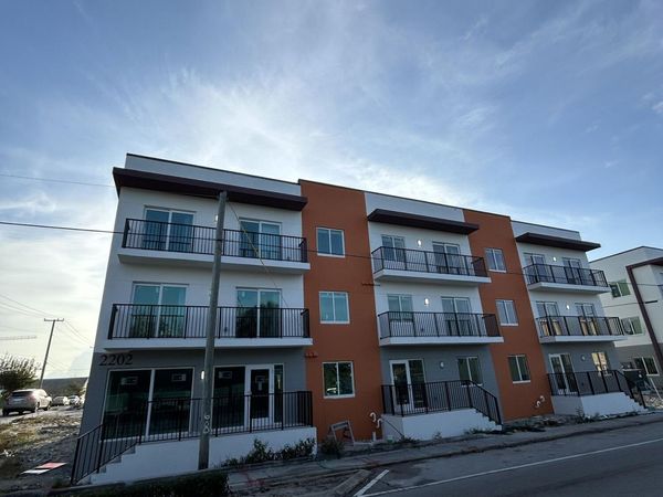 2202 N Tamarind Avenue, Unit 303, West Palm Beach, FL 33407