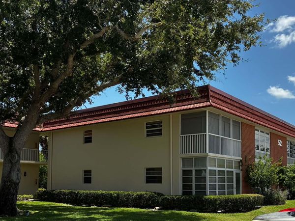 52 Woodland Drive, Unit 103, Vero Beach, FL 32962