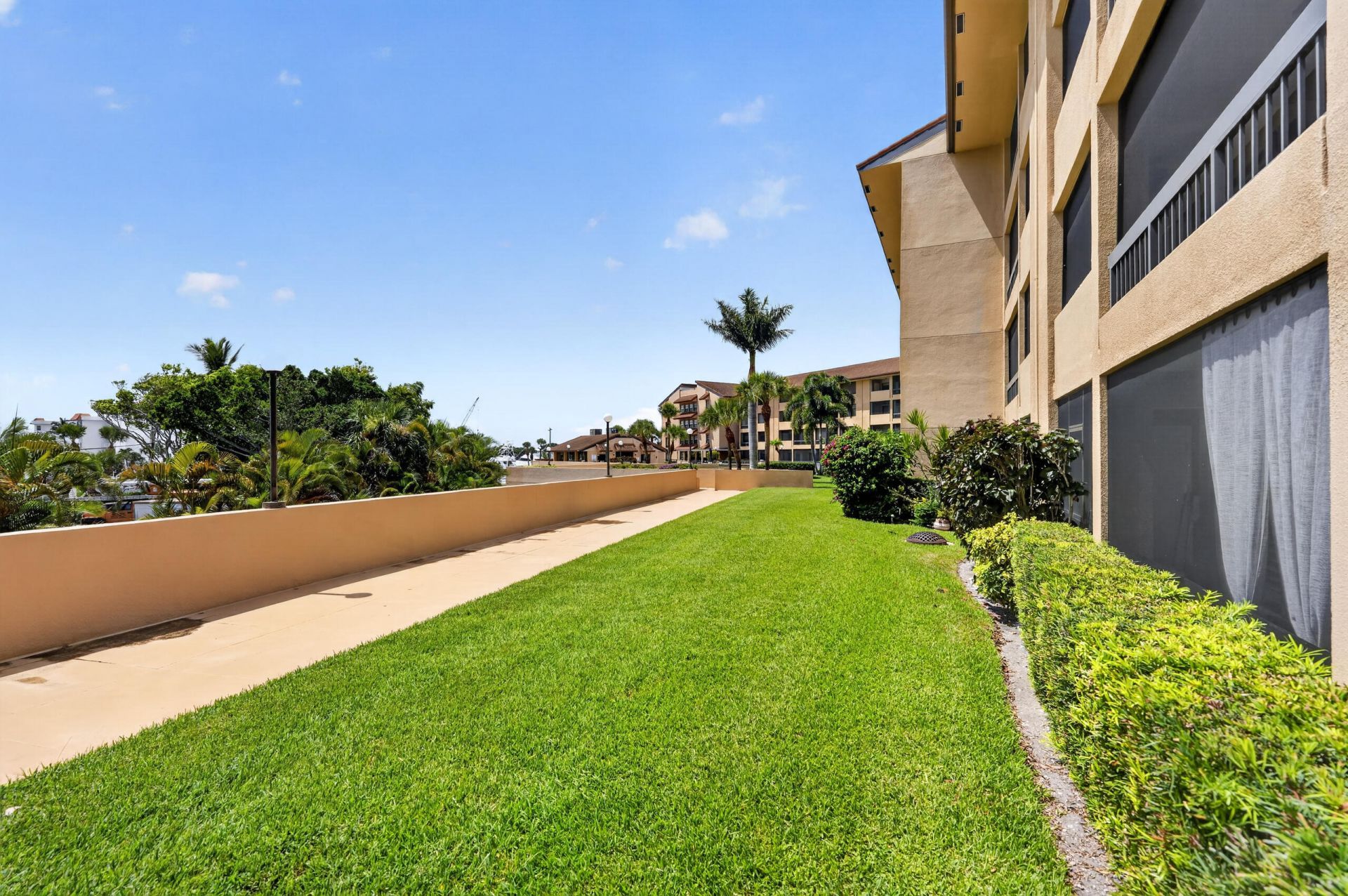 1036 Us Highway 1, Unit 121, North Palm Beach, FL 33408 Photo