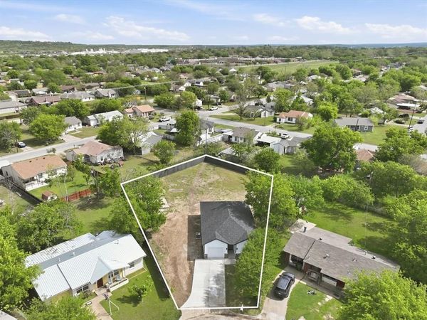1613 SE Park Road , Mineral Wells, TX 76067