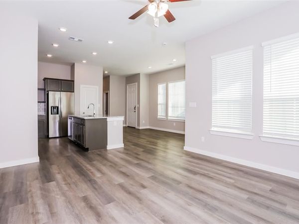 714 Lacewing Drive, Arlington, TX 76005