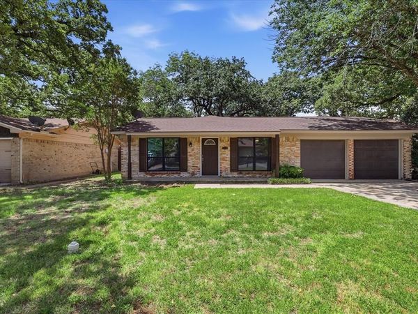 3318 Woodthrush Lane, Denton, TX 76209