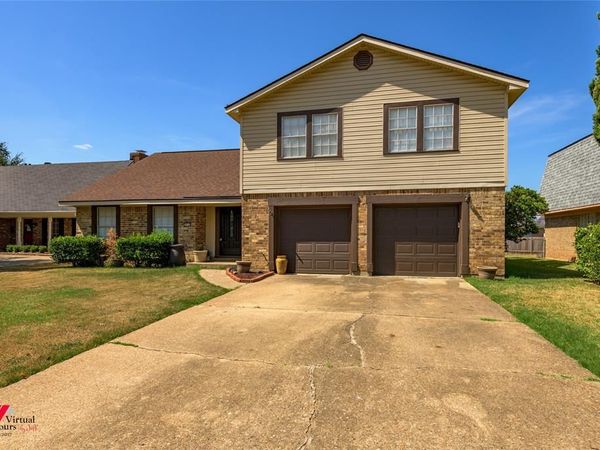9916 VILLAGE GREEN, Shreveport, LA 71115