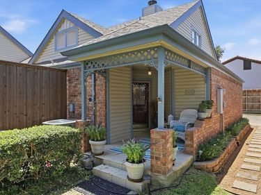 18095 Whispering Gables Lane, Dallas, TX 75287
