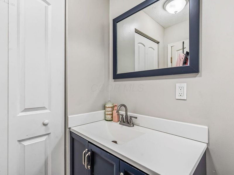 824 Hilock Road, Columbus, OH 43207 Photo 22