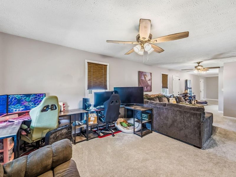 824 Hilock Road, Columbus, OH 43207 Photo 6