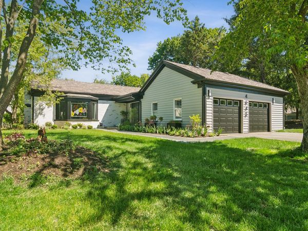 4643 Lake Point Circle, Long Grove, IL 60047