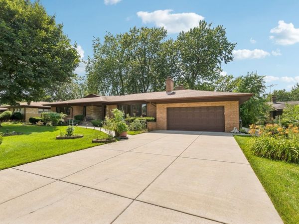 6444 N Kenton Avenue, Lincolnwood, IL 60712