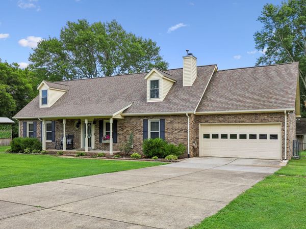 207 Peebles Dr , Smyrna, TN 37167