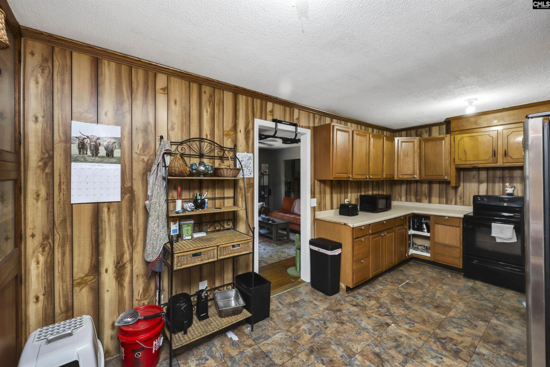 201 Weir Road  Photo 4