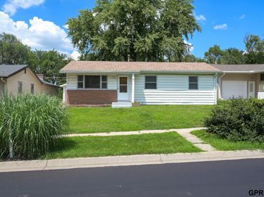 5040 Wilshire Boulevard, Lincoln, NE 68504