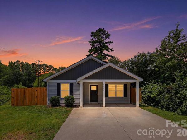 4221 E End Street , Charlotte, NC 28208