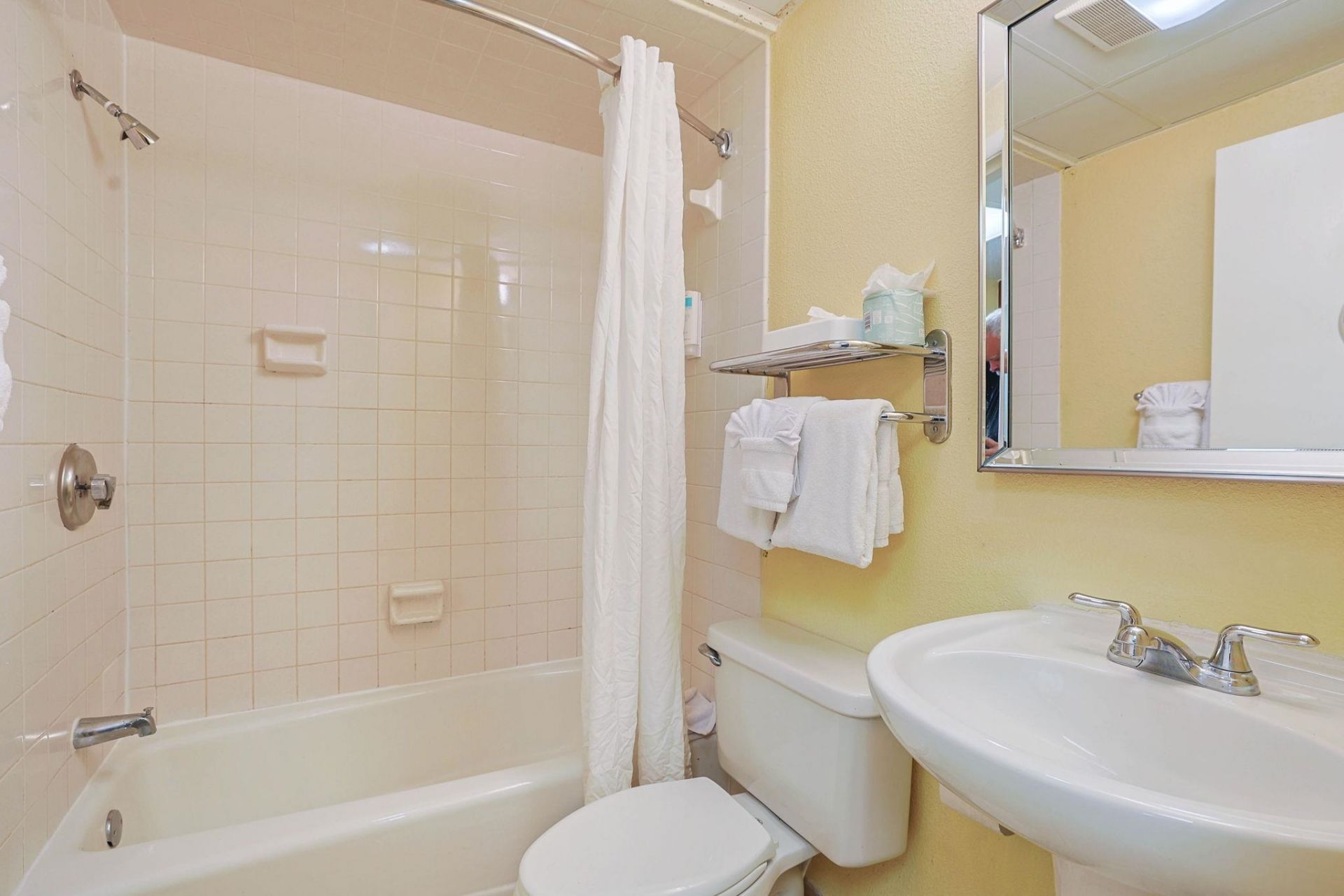5200 N Ocean Blvd.  Photo 15