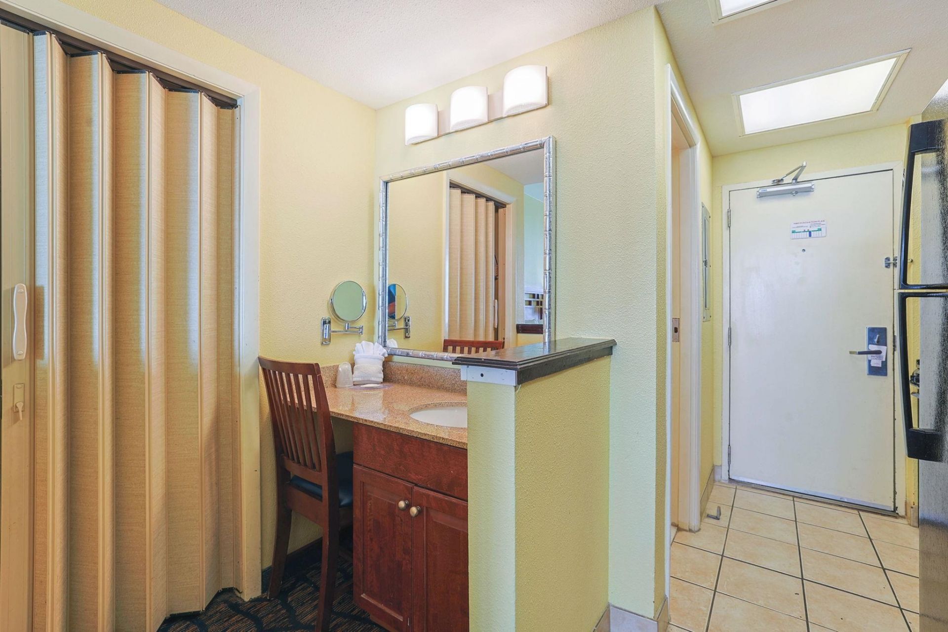 5200 N Ocean Blvd.  Photo 9