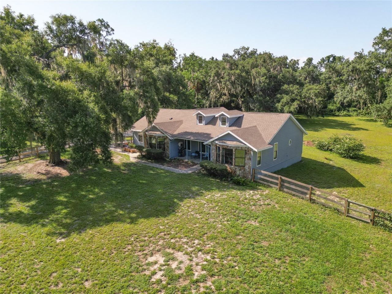 6820 Tuscawilla Drive , Leesburg, FL 34748