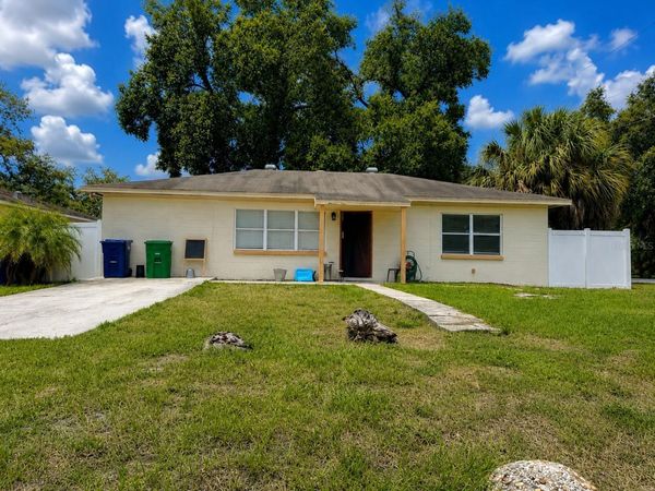 712 N CASTLE COURT , TAMPA, FL 33612