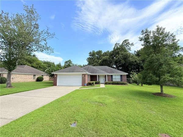 7610 Elizabeth Drive, Daphne, AL 36526