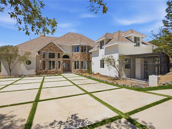 1094 Hillcrest View Lane , Fallbrook, CA 92028