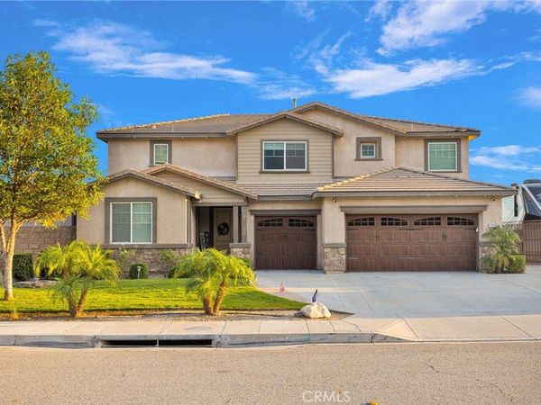2343 W Redwood Street , San Bernardino, CA 92407