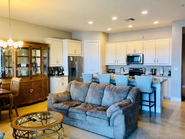 1409 SW 113th Ave , Pembroke Pines, FL 33025