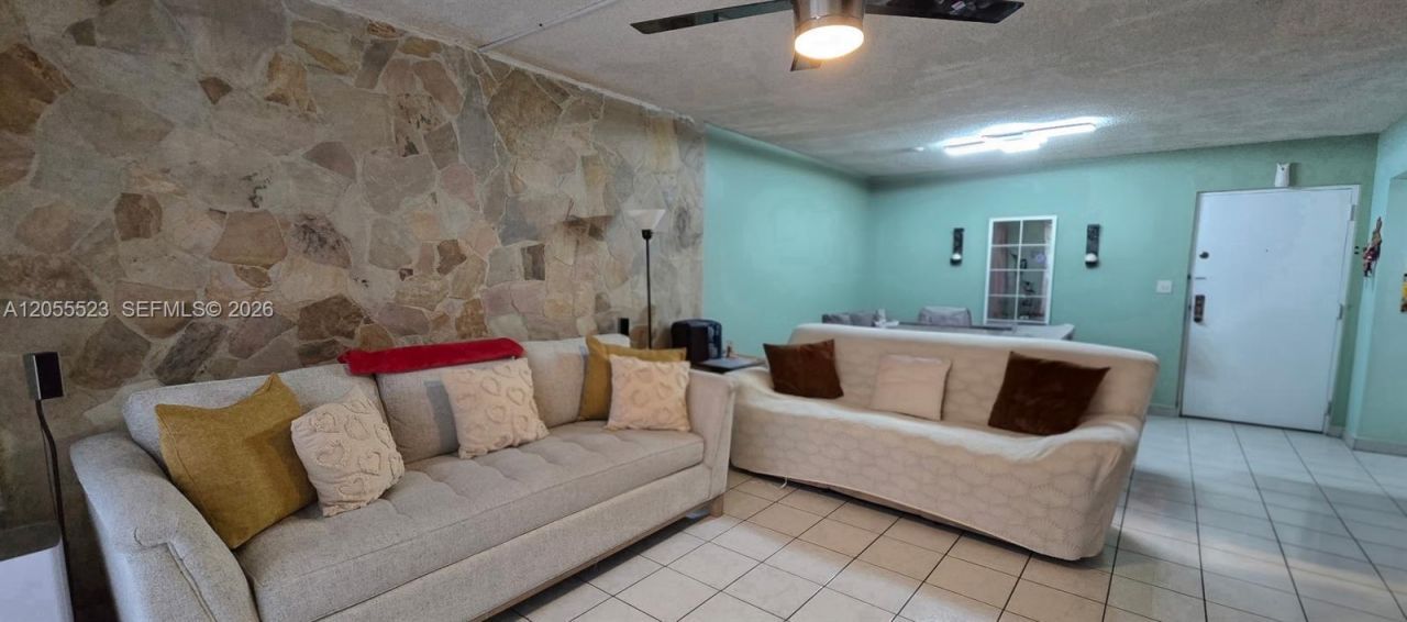 8405 NW 8th St, Unit 201, Miami, FL 33126 Photo