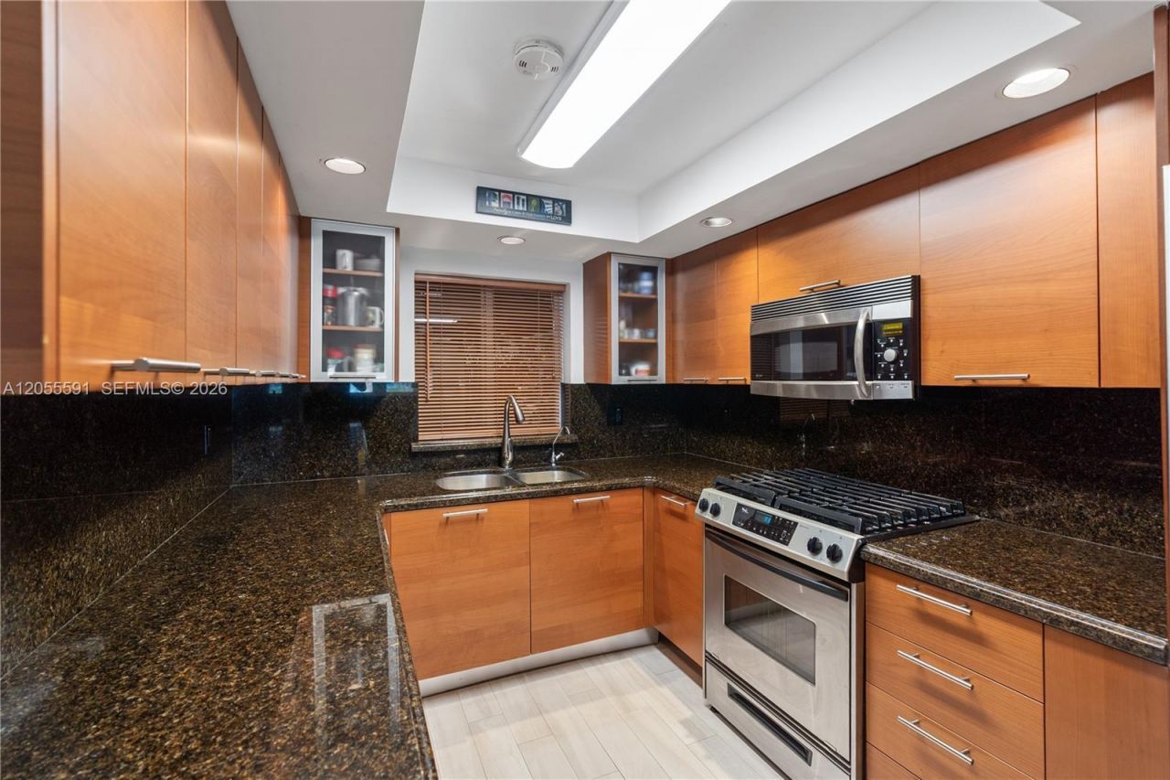 7282 Jacaranda Ln, Miami Lakes, FL 33014 Photo