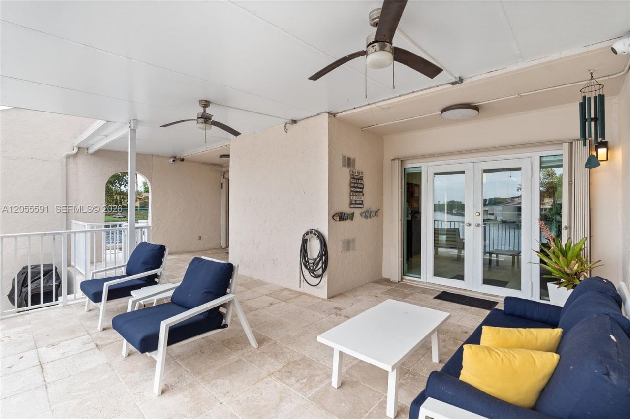 7282 Jacaranda Ln, Miami Lakes, FL 33014 Photo