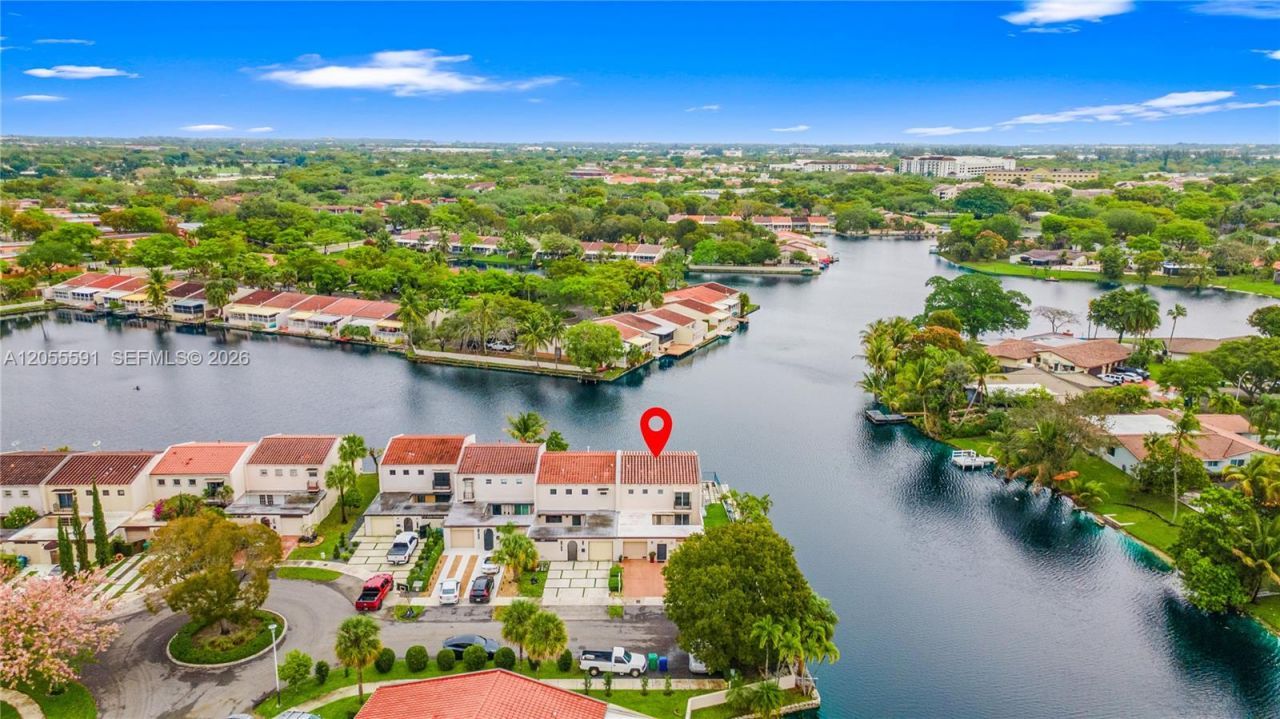 7282 Jacaranda Ln, Miami Lakes, FL 33014 Photo