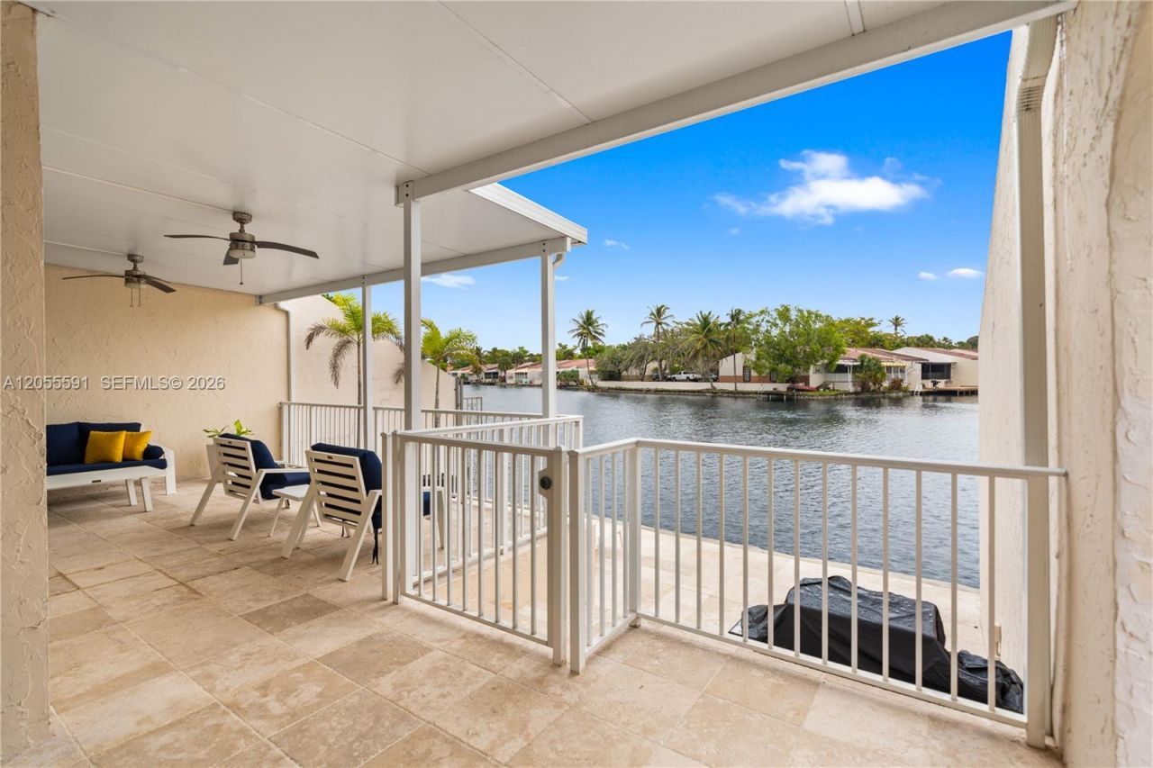 7282 Jacaranda Ln, Miami Lakes, FL 33014 Photo