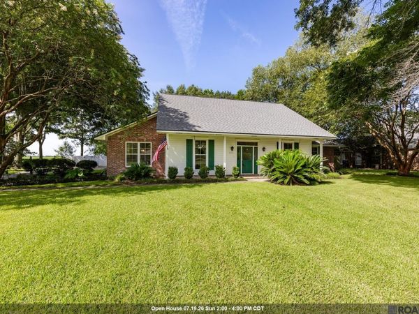 3171 Emily Dr, Port Allen, LA 70767