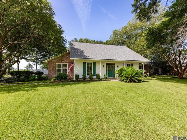 3171 Emily Dr, Port Allen, LA 70767