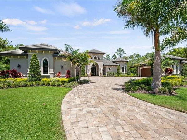 6641 Edgecumbe DR , NAPLES, FL 34119