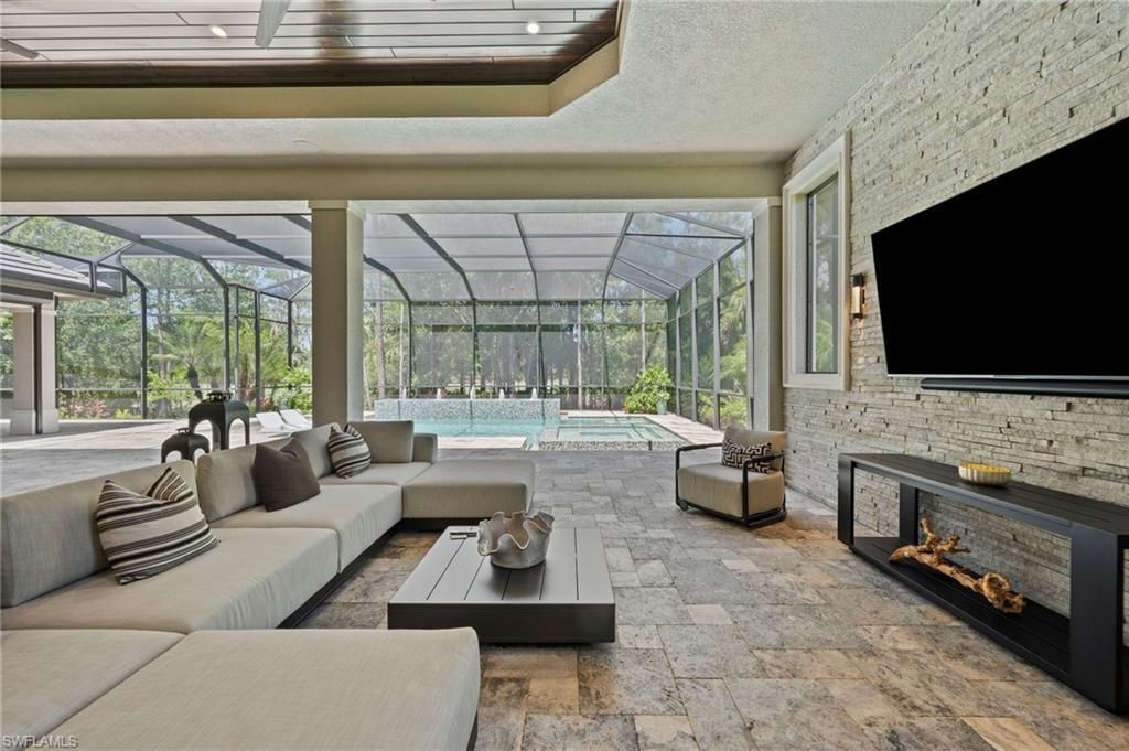 6641 Edgecumbe Dr, Naples, FL 34119 Photo