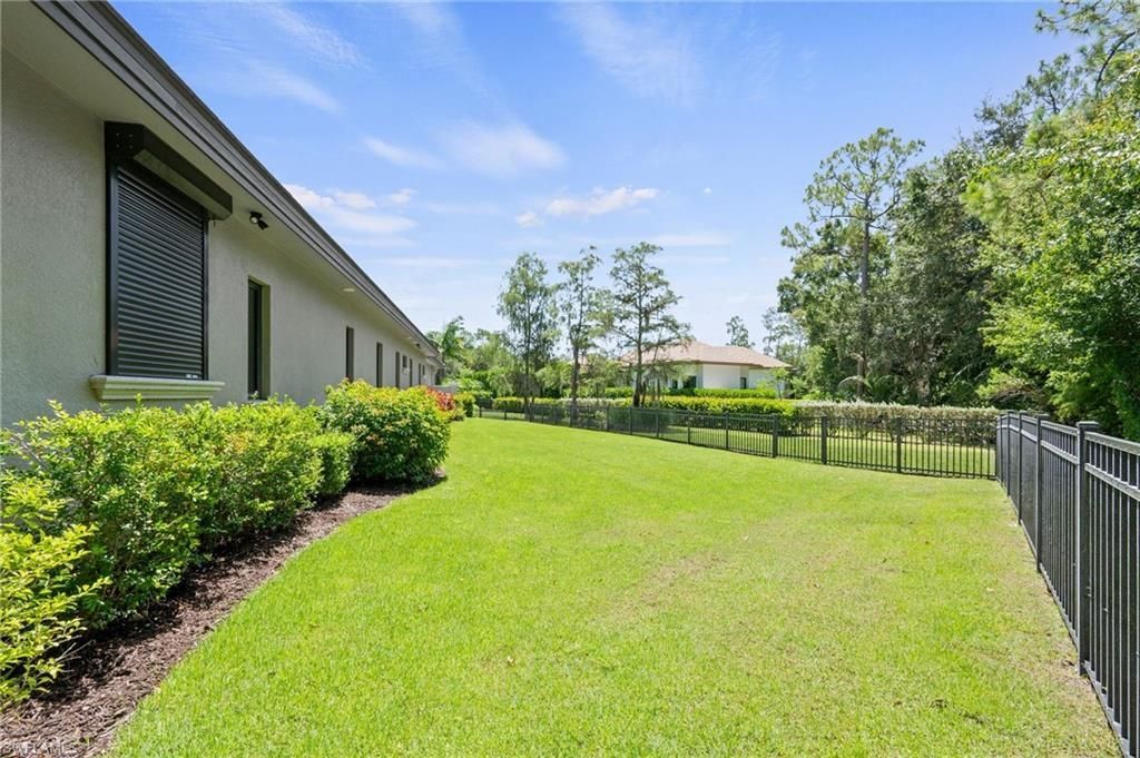 6641 Edgecumbe Dr, Naples, FL 34119 Photo