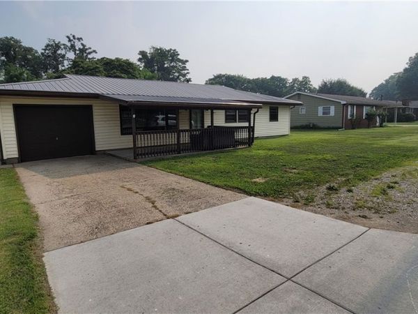 2309 Rockland Avenue , Belpre, OH 45714