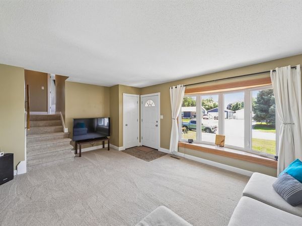 1408 N 9th Ave Place E, Newton, IA 50208
