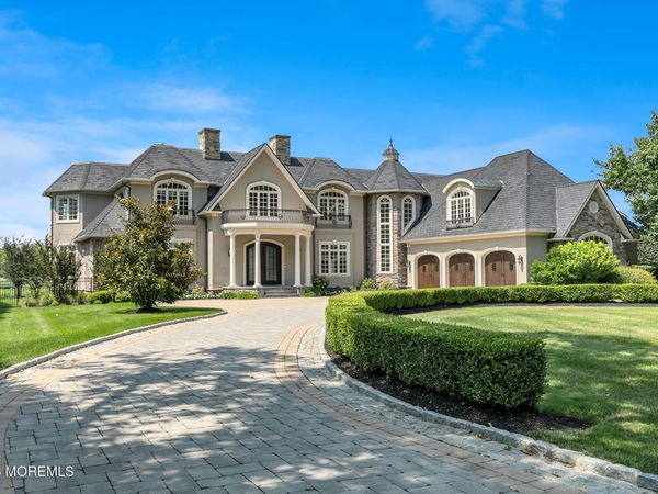 35 Paag Lane, Little Silver, NJ 07739