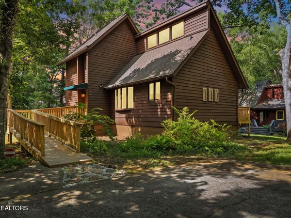 926 Wildwood Garden Drive, Knoxville, TN 37920