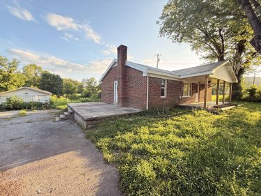 1481 Maxey Valley Road, Hustonville, KY 40437
